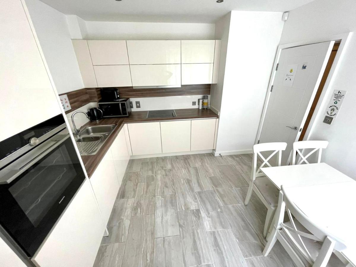 London Stratford Luxury House, 5 Minutes Walk Station, Westfield, 3 Bedrooms 3 Bathrooms, Reception, Garden, Parking Eksteriør billede