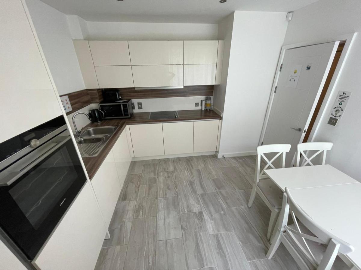 London Stratford Luxury House, 5 Minutes Walk Station, Westfield, 3 Bedrooms 3 Bathrooms, Reception, Garden, Parking Eksteriør billede