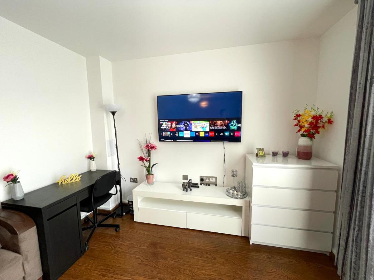 London Stratford Luxury House, 5 Minutes Walk Station, Westfield, 3 Bedrooms 3 Bathrooms, Reception, Garden, Parking Eksteriør billede