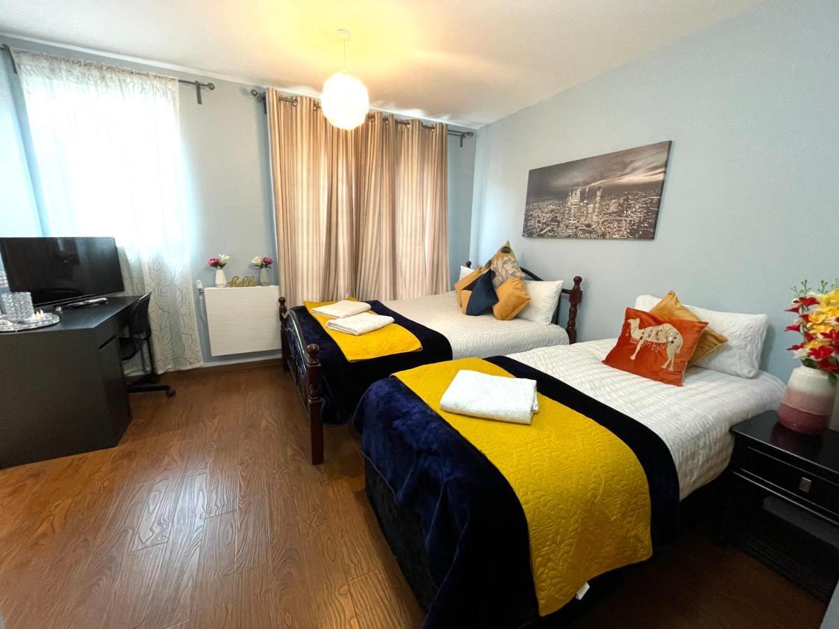 London Stratford Luxury House, 5 Minutes Walk Station, Westfield, 3 Bedrooms 3 Bathrooms, Reception, Garden, Parking Eksteriør billede