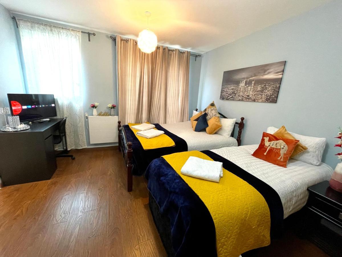 London Stratford Luxury House, 5 Minutes Walk Station, Westfield, 3 Bedrooms 3 Bathrooms, Reception, Garden, Parking Eksteriør billede