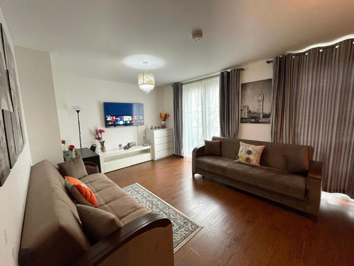 London Stratford Luxury House, 5 Minutes Walk Station, Westfield, 3 Bedrooms 3 Bathrooms, Reception, Garden, Parking Eksteriør billede