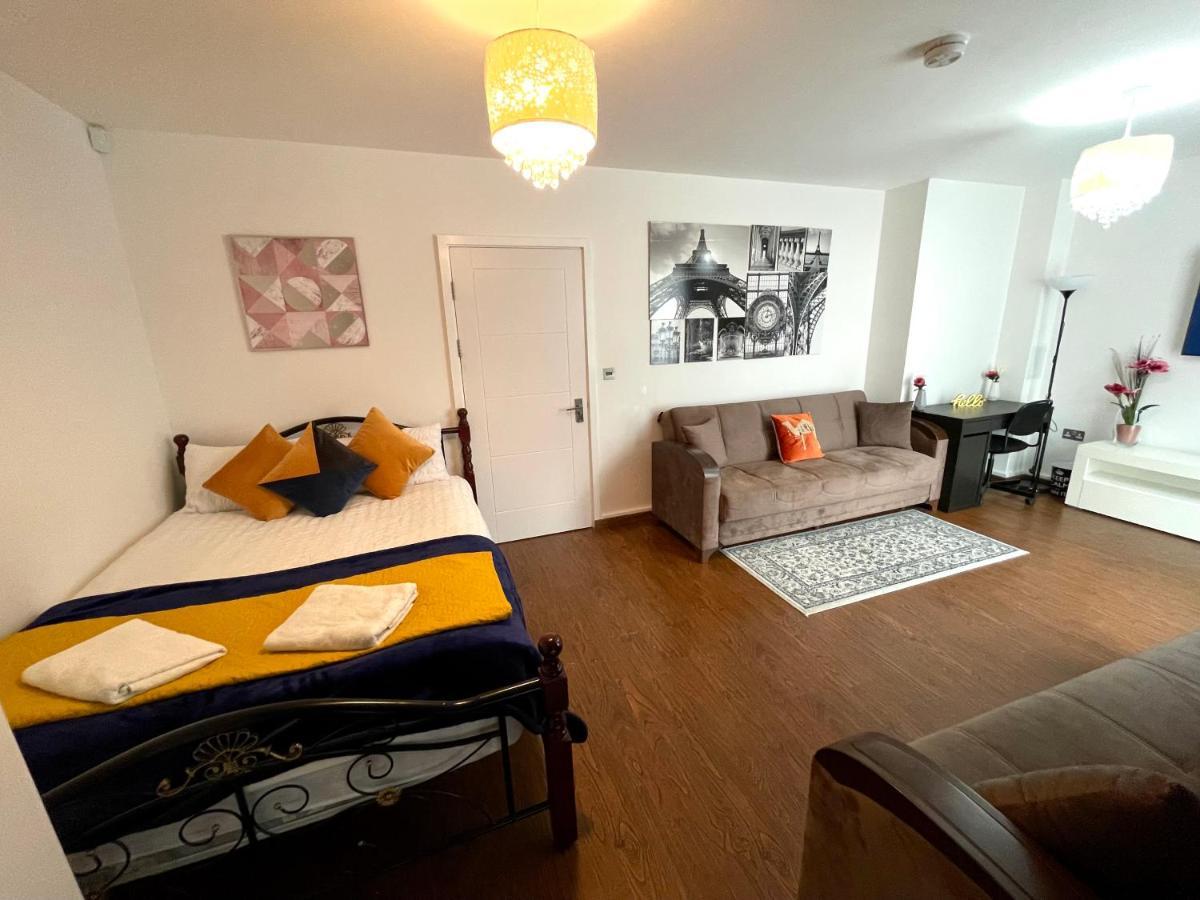 London Stratford Luxury House, 5 Minutes Walk Station, Westfield, 3 Bedrooms 3 Bathrooms, Reception, Garden, Parking Eksteriør billede