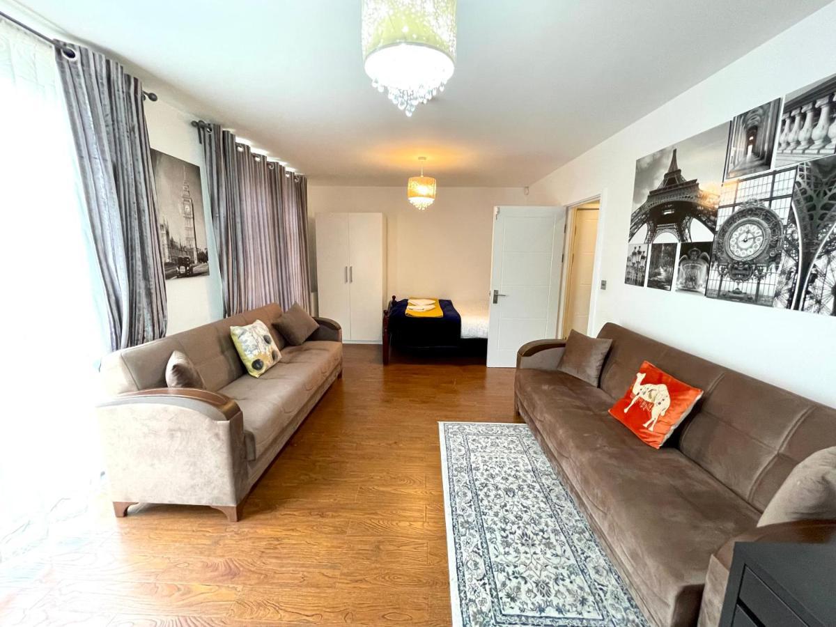 London Stratford Luxury House, 5 Minutes Walk Station, Westfield, 3 Bedrooms 3 Bathrooms, Reception, Garden, Parking Eksteriør billede