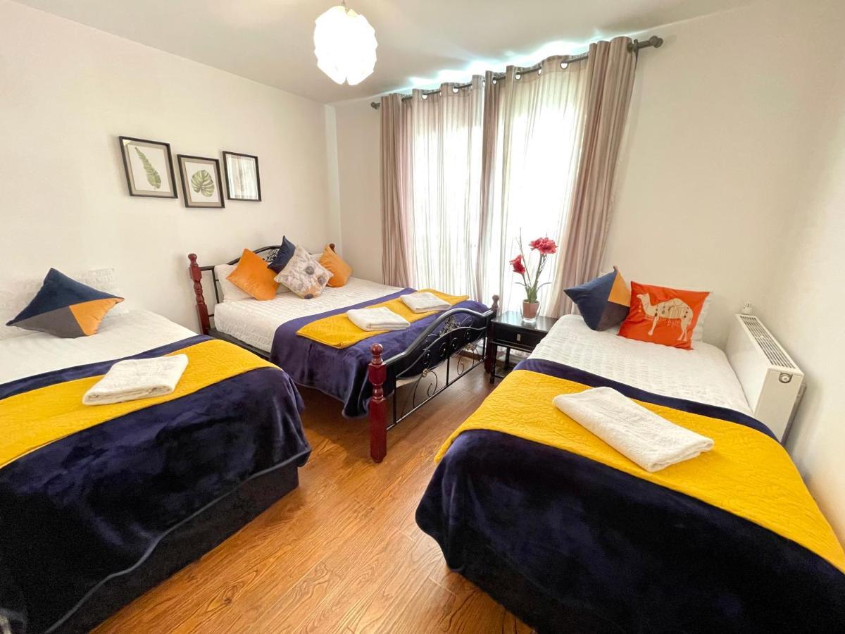London Stratford Luxury House, 5 Minutes Walk Station, Westfield, 3 Bedrooms 3 Bathrooms, Reception, Garden, Parking Eksteriør billede