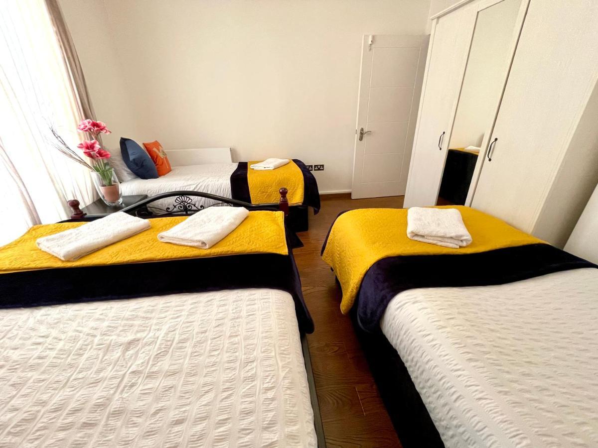 London Stratford Luxury House, 5 Minutes Walk Station, Westfield, 3 Bedrooms 3 Bathrooms, Reception, Garden, Parking Eksteriør billede