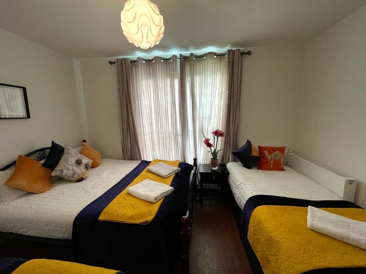 London Stratford Luxury House, 5 Minutes Walk Station, Westfield, 3 Bedrooms 3 Bathrooms, Reception, Garden, Parking Eksteriør billede